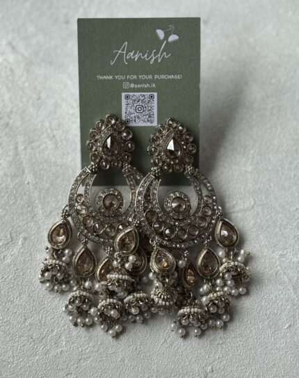 Dull Gold Earrings with Pearls
