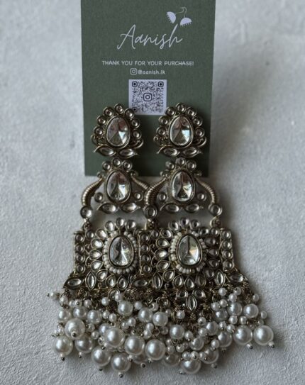 Dull Gold Earring with Pearls